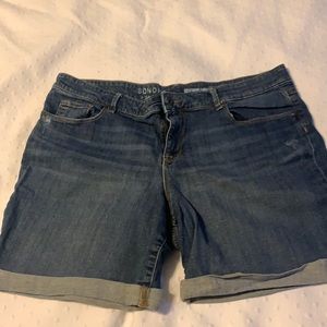 Sanoma size 12 cuffed boyfriend shorts
